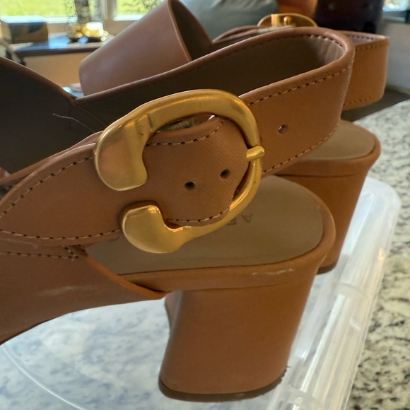 Aerosoles Size 6.5 Camera Sandal - Picture 6 of 7